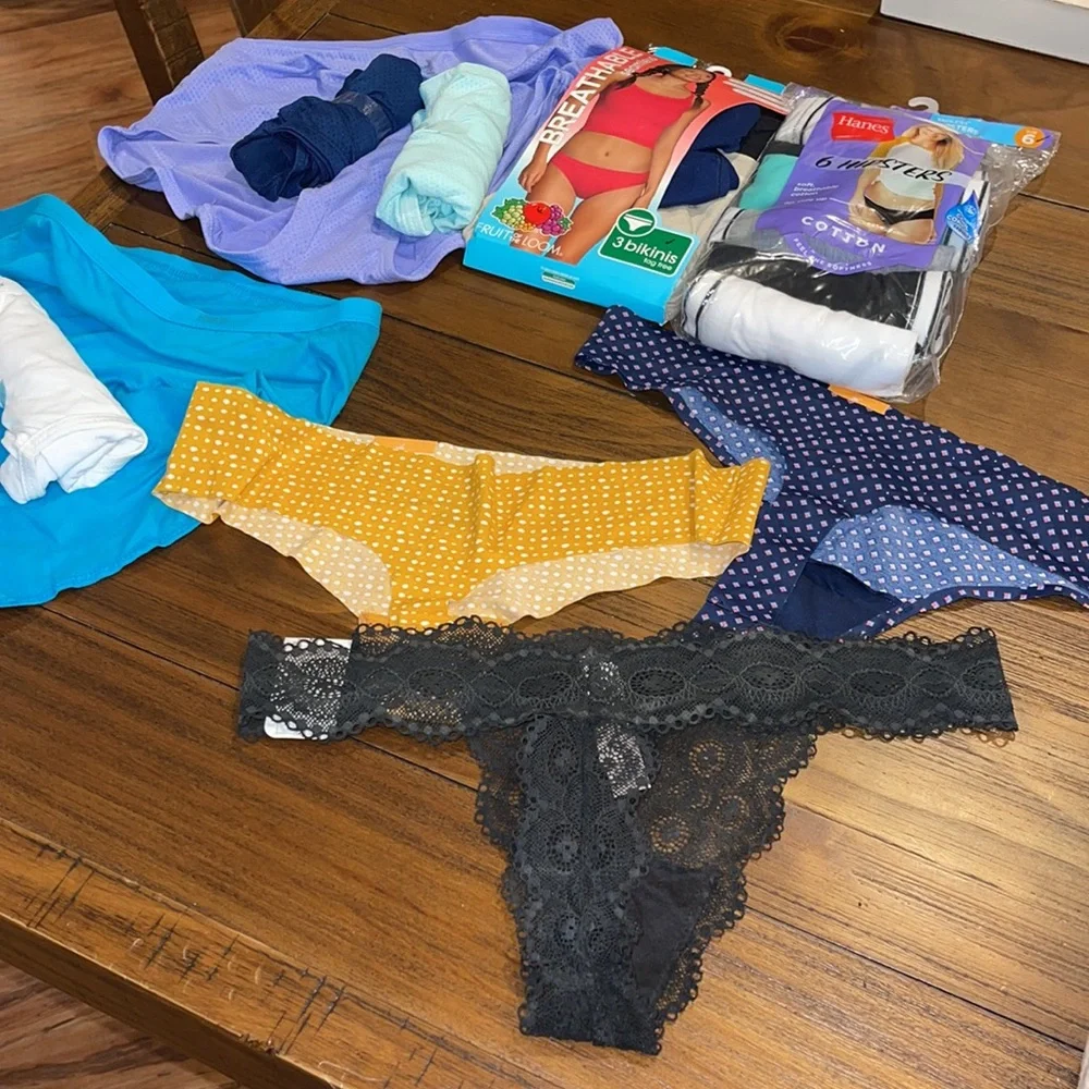 Women’s a Bundle Sz 6 panties 3 pair say Medium (8-10) total 17 individual pair!